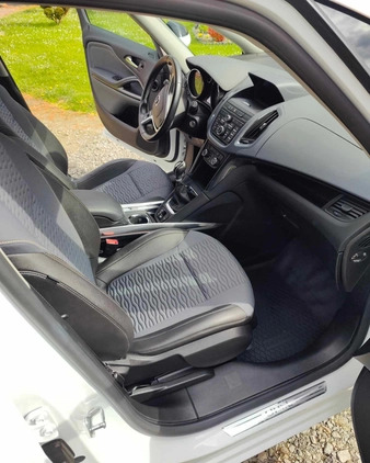 Opel Zafira cena 34900 przebieg: 180200, rok produkcji 2015 z Goniądz małe 529